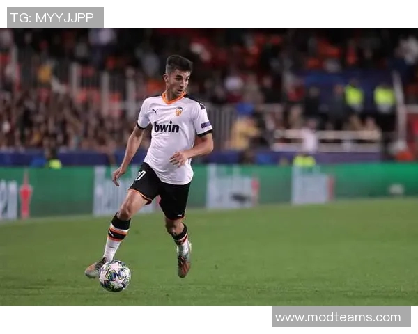 费兰托雷斯的崛起与未来展望:从天才少年到足球明星的蜕变之路 费兰托雷斯的崛起与未来展望:从天才少年到足球明星的蜕变之路