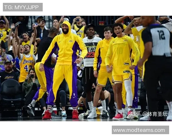 湖人对阵篮网季前赛精彩回顾与球员表现分析 湖人对阵篮网季前赛精彩回顾与球员表现分析